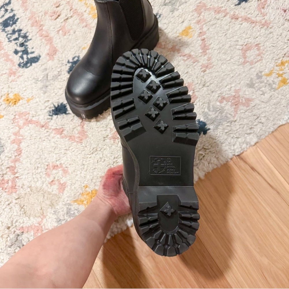 Black Vegan 2976 Felix Platform Chelsea Boots Dr. Martens - Picture 4 of 5